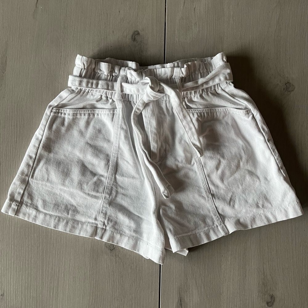 Vestique High Waist Tie-Front Women's Shorts - White